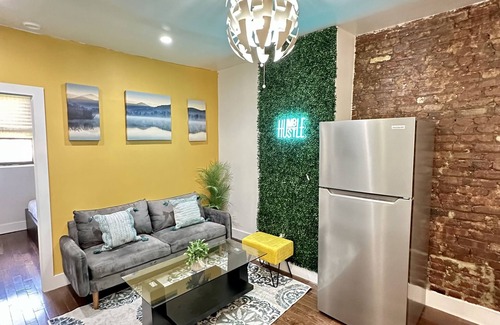 Crown Heights Apartment | New Listing Lovely Three Bedroom