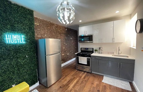 Crown Heights Apartment | New Listing Lovely Three Bedroom