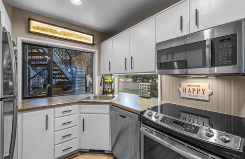 Century West Condo | New Listing! Mt. Bachelor Village Condo ~ Private Hot Tub ~ Views ~ Fireplace