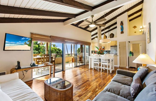 Wailea Condo | New Listing: Open layout with stunning views