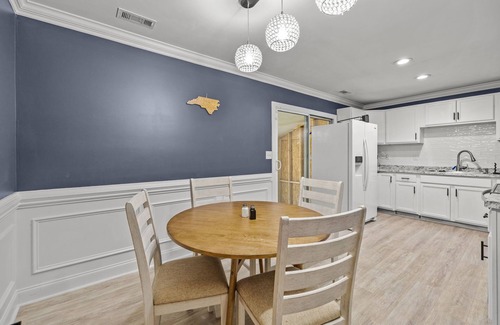 Paw Creek House | New listing! Queen City Landing - 2 min Airport, 10 min Uptown, minutes from I85