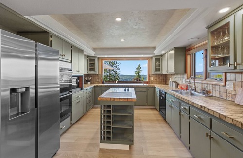 Hayden View Estates House | New Listing! Relax at Hayden Lake | Stunning Views, Hot Tub & Games