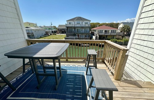 Topsail Beach House | New Listing Sea Queen in Queens Grant 2 bed/2 bath