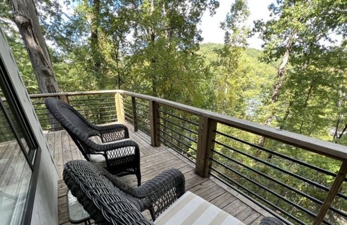 Madisonville House | NEW LISTING! Stone Cottage - 3 Bedrooms, 1.5 Baths, Sleeps 6 by RedAwning