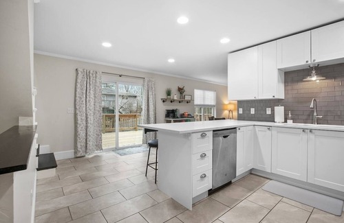 Green Bay House | NEW LISTING! The Hilltop Hideaway with Hot Tub by RedAwning
