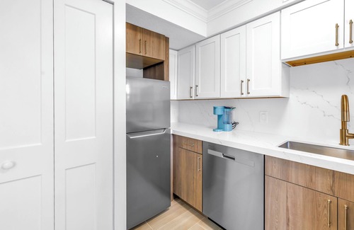 Siesta Key Village Apartment | NEW LISTING! The Village Breeze II - White-sand, Pool, Beaches, Daiquiris, Seafood!