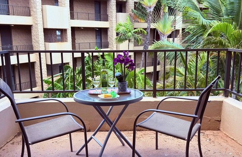 Honokowai Condo | New Listing! Tropical Oceanfront getaway awaits