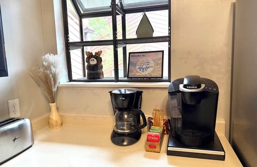Estes Park Condo | New Listing! Updated Family Friendly Cozy Mountain Getaway close to RMNP!
