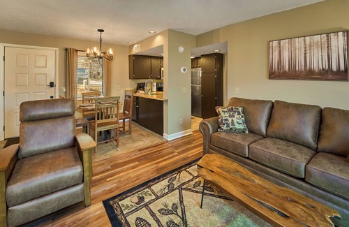 Gatlinburg - Pigeon Forge Condo | New Listing! Updated in 2025/Condo with HUGE Mtn. Views/King Bed/Fireplace