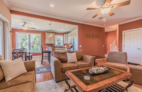 Oceanmarsh Subdivision House | New Listing! 4BR on Harbor Island