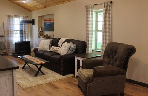 Pittman Center Cottage | New Listing