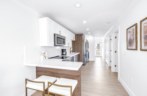 Siesta Key Village Apartment | NEW LISTING! Village Breeze - Heated Pool, Private Patio, Village and Beach!