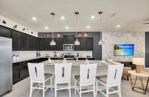 Davenport House | New Listing! Windsor Island, 10mi to Disney & 22mi to Universal - FS382048