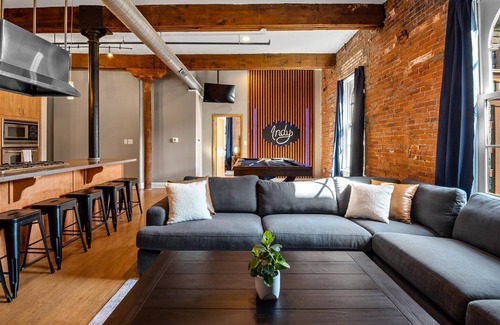 Wholesale District House | New Loft Near Convention Center