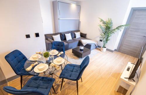 West Finchley Apartment | New London 2 Bedroom, 2 Bathroom Flat
