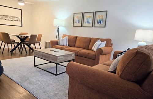 Auburn Condo | NEW-Loveliest Condo on the Plains - DT Auburn half block from campus