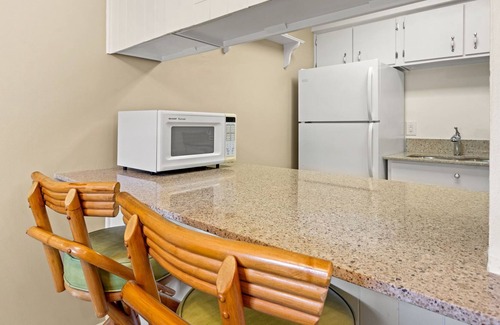 Largo Villa | NEW! Lovely 1BD Villa,mins to BEACH,3 HEATED pools