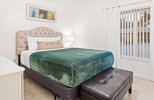 Largo Villa | NEW! Lovely 1BD Villa,mins to BEACH,3 HEATED pools