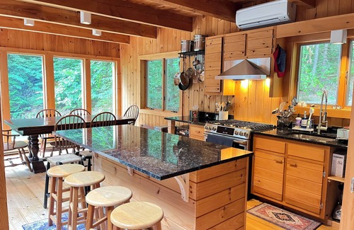 Lanesborough House | New! Lovely Post & Beam home minutes from Lenox & Williamstown, lakes & hiking