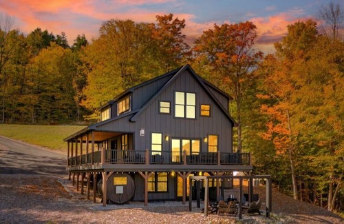 Sunday River Area House | New LUX Chalet w/HotTub +Sauna +Games+5min2Slopes