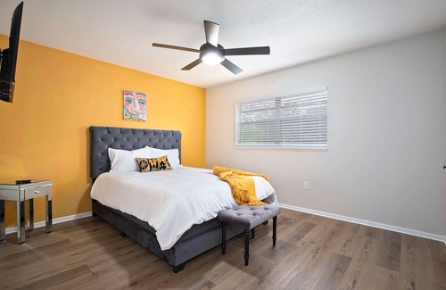 Northeast Orlando Apartment | New LuxattheWin w/free parking, Walking and Golfing