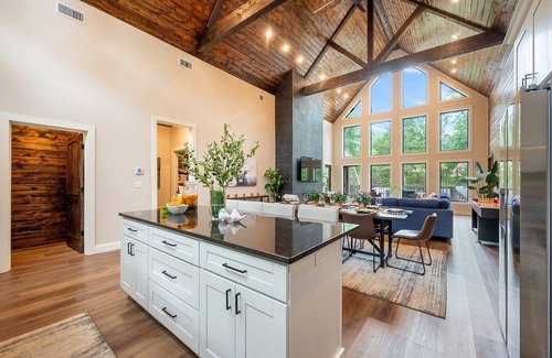 Broken Bow Cabin | New LuxeCabin located in Hochatown! Pool, Plunge, Play, Sauna & More Amenities!