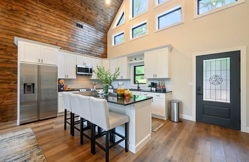 Broken Bow Cabin | New LuxeCabin located in Hochatown! Pool, Plunge, Play, Sauna & More Amenities!