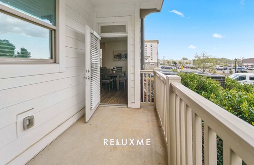 Dixie - Berryhill Apartment | NEW! Luxurious 2BR Apt with Pool, Balcony, Parking