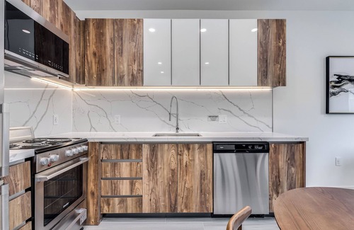 West End Apartment | NEW - Luxury 1 BR in Downtown - Walk to the Beach