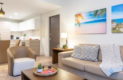 Hollywood Apartment | NEW LUXURY Beachfront Condo Resort
