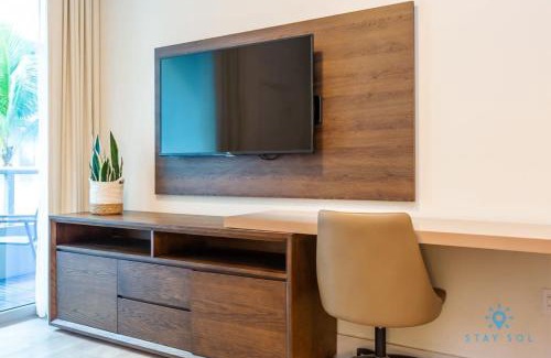 Hollywood Apartment | NEW LUXURY Beachfront Condo Resort