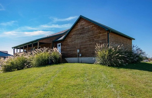 Bardstown Cabin | NEW Luxury Bourbon Trail Cabin Pool HotTub Firepit Game Room Theater