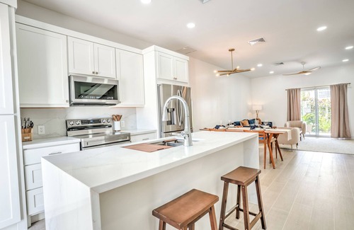 Nassau Condo | NEW Luxury Condo/Location/Pool/Beach/Baha Mar UNIT 4