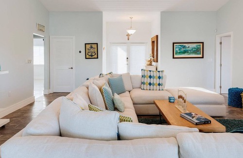 Twin Lakes House | NEW LUXURY HOME WITH 60 BOAT DOCK AND POOL