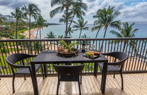 Kihei Condo | New Luxury Remodel, Ocean End, On the Beach! 5-STAR Luxury Condo In Resort