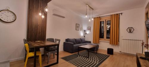 Vracar Apartment | New luxury suite near St Sava Temple with garage