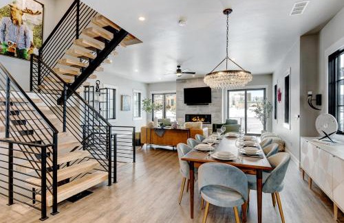 Winter Park House | New Luxury Villa 91 With Rooftop Hot Tub & Lounge, Great Views - 500 Dollars Of FREE Activities & Equipment Rentals Daily