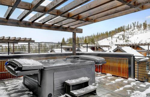 Winter Park House | New Luxury Villa 91 With Rooftop Hot Tub & Lounge, Great Views - 500 Dollars Of FREE Activities & Equipment Rentals Daily