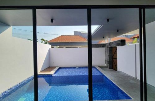 Batu Bolong Villa | New modern 2BR Private villa- 5mins to the beach