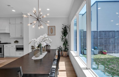 Oak Cliff House | NEW! Modern 3BR in Bishop Arts | Walk to Shops & Dining