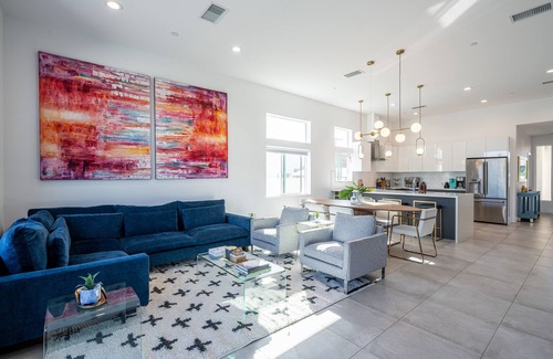 Desert Hot Springs House | New* Modern 4B/3B | Hot Tub, Pool | 2 King suites | EV charger
