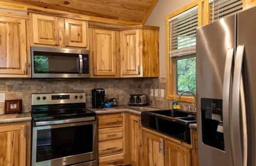 Satin Cabin | New! Modern Cabin, Perfect for Stargazing