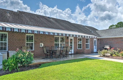 Murraysville House | NEW! Modern Corporate Retreat By Downtown & Beach!