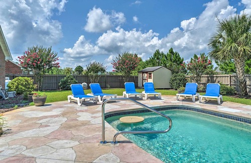 Murraysville House | NEW! Modern Corporate Retreat By Downtown & Beach!