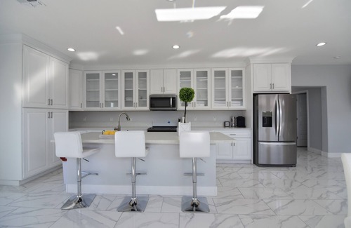 Villa De Paz House | NEW Modern Home! 7 mins from SBLVll!