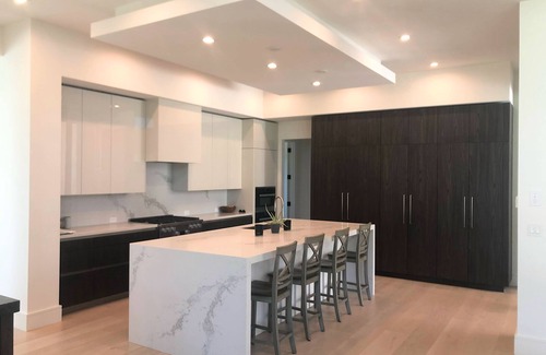 Park Shore House | New Modern Home - Walk to beach