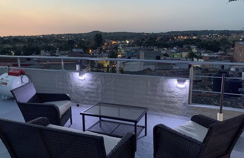 Zapotlanejo House | New modern home with parking onsite. Walking disctance from the center plaza