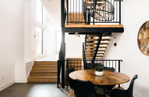 River North Art District House | New Modern Luxe Stay - Roof Deck - Center of RiNo