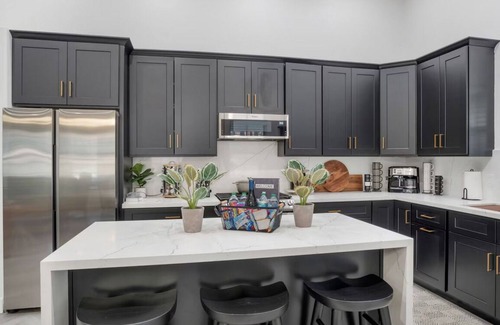 Flagstaff House | NEW! Modern Mountain 4BR with hot tub, AC, Game Room and EV & Tesla Charger