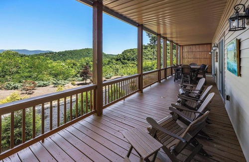 Whittier Condo | New Modern Mountain Condo with Vista Mountain Views, Large Deck, Washer & Dryer!